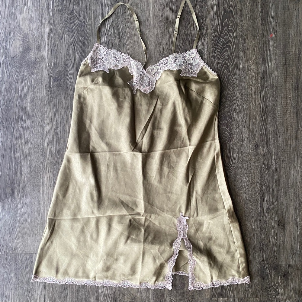 VS Nightgown